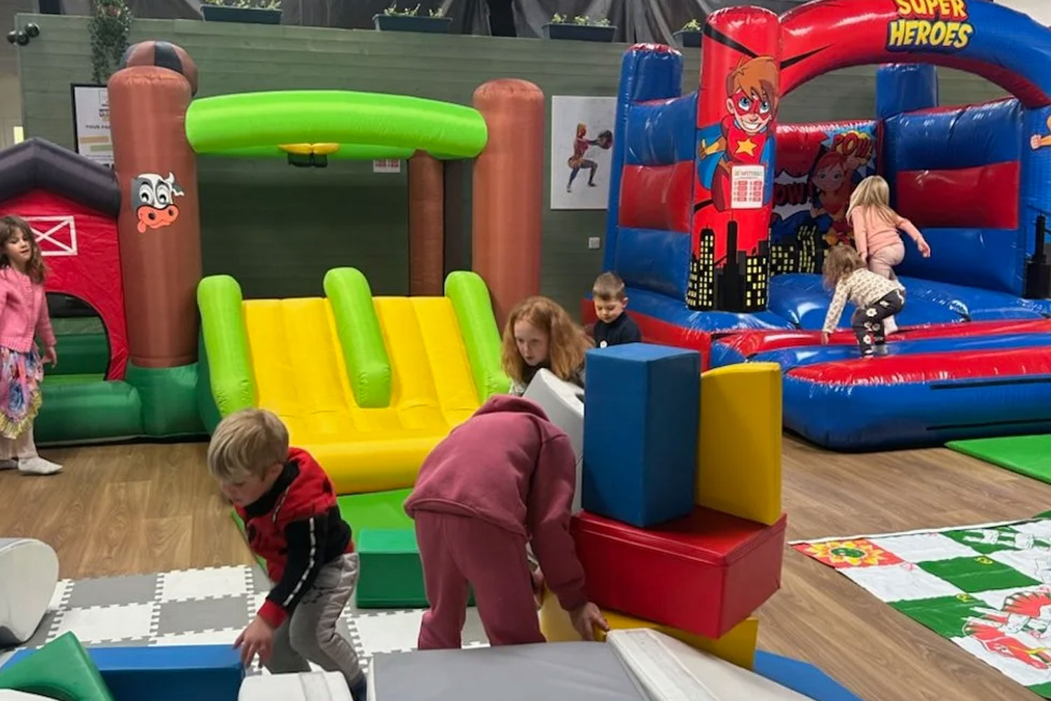 escape-room-events-BOUNCY-CASTLE-fun